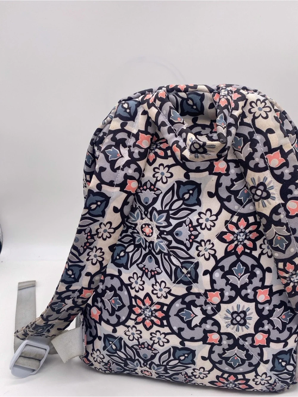 Vera Bradley stylish floral adjustable